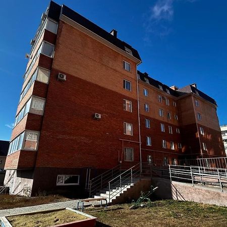Квартира В Центре Костаная 库斯塔奈 外观 照片