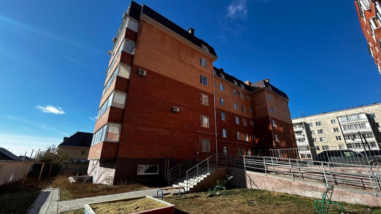 Квартира В Центре Костаная 库斯塔奈 外观 照片